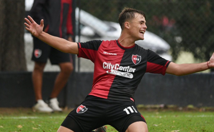 Es de Funes, tiene 18 años y fue convocado para entrenar con la Primera de Newell’s